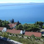 On The In Bay Mala Luka Casa de hóspedes Omiš