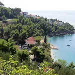 On The In Bay Mala Luka Omiš